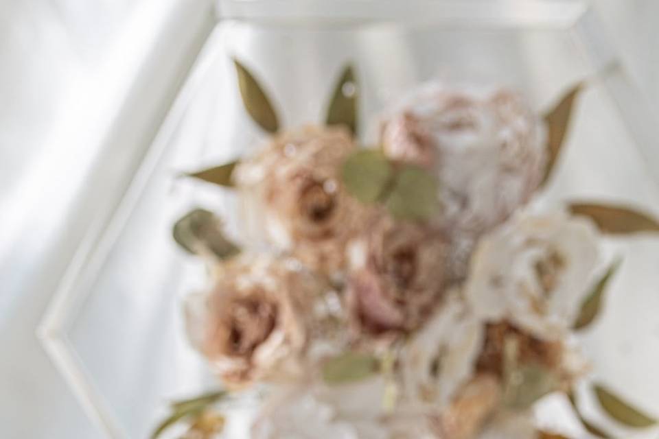 Cubo con fiore all'occhiello
