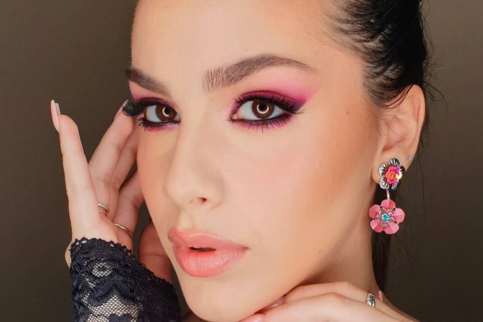 Pink make up
