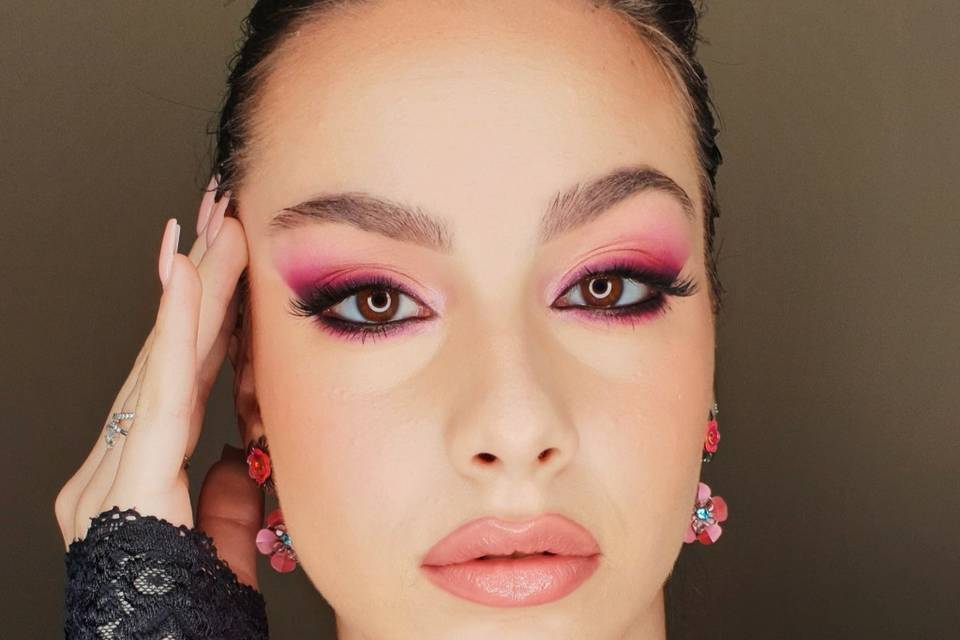 Pink make up