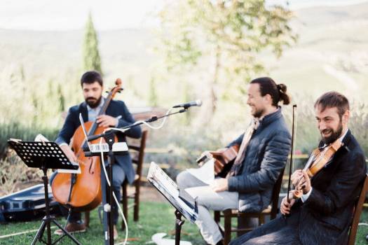 Guitar cello violin trio