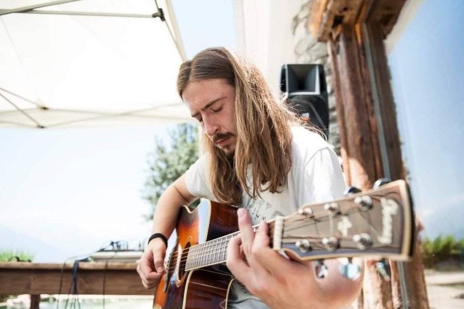 Jack preso dalla sua chitarra