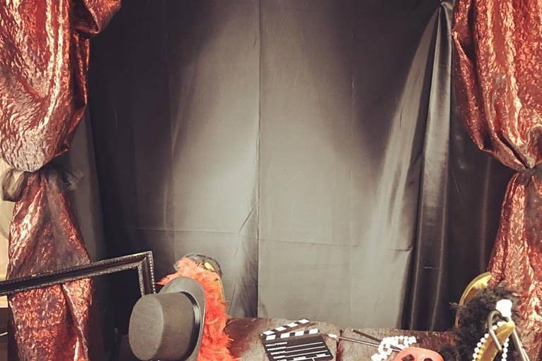 Photobooth Tema Moulin Rouge