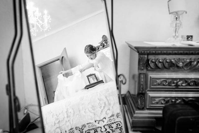 Mirror reportage