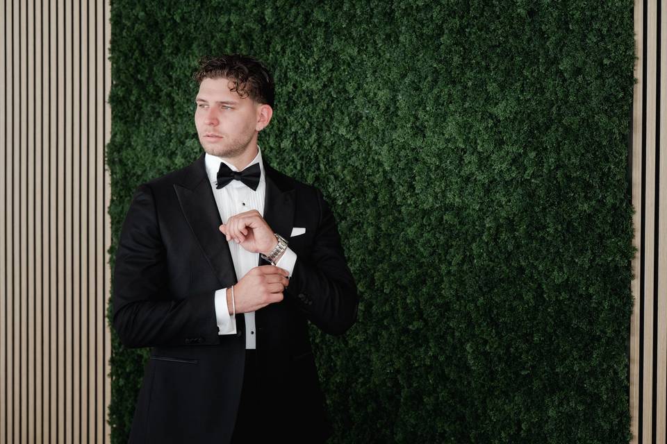 Lo sposo ed il suo abito