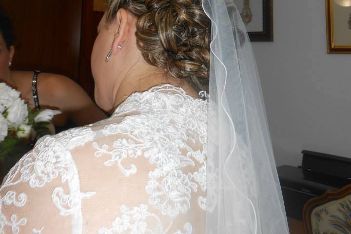 Sposa acconciatura bassa