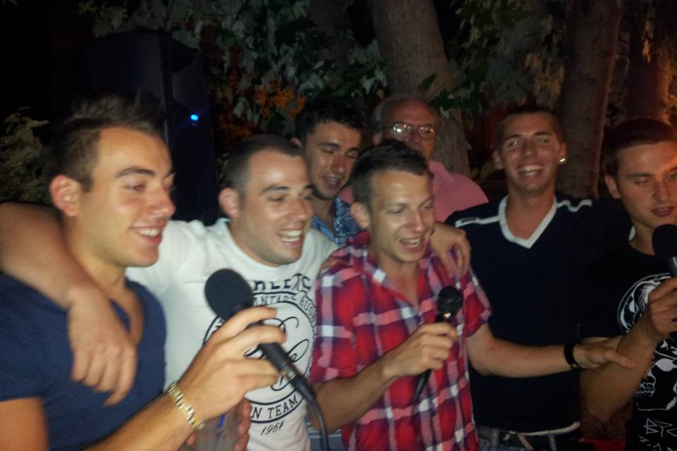 Karaoke di gruppo!