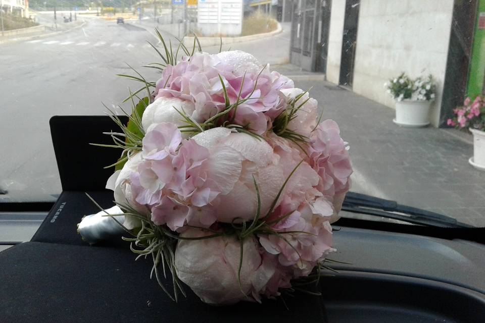 Bouquet peonie e ortensie