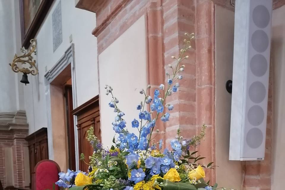 Composizione chiesa blu e gial