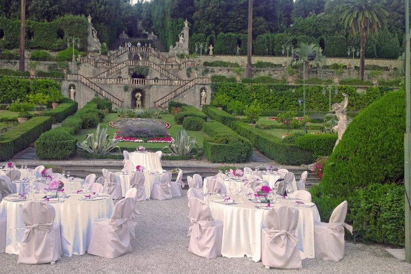 Tavoli in giardino