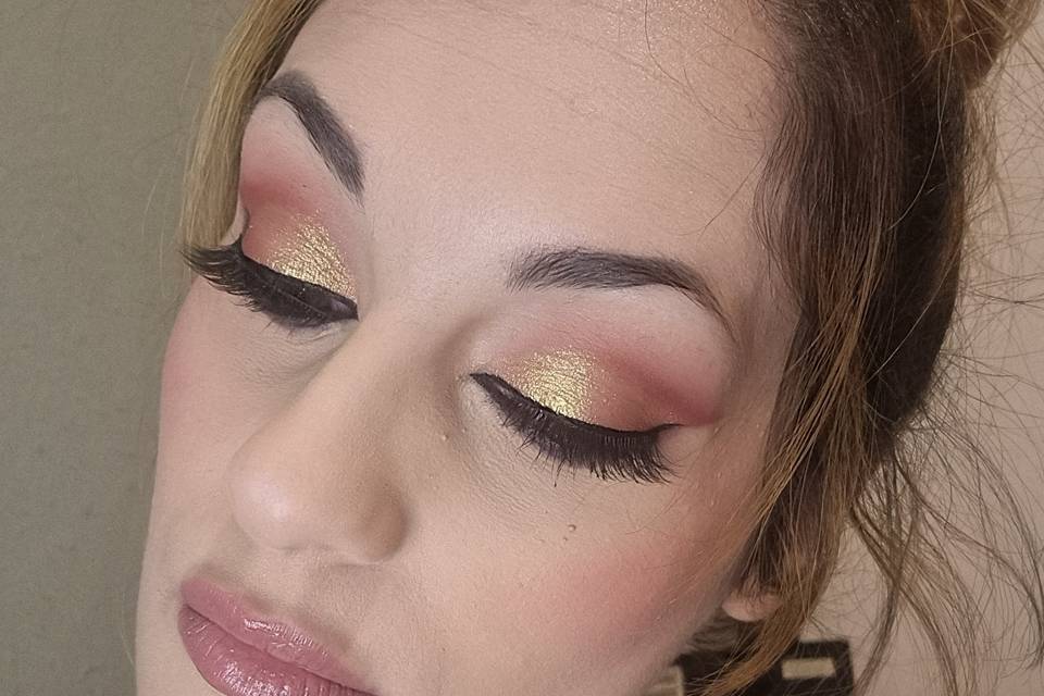 Arabian makeup