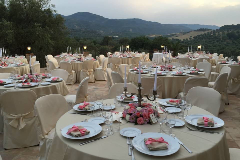 Cena a bordo piscina