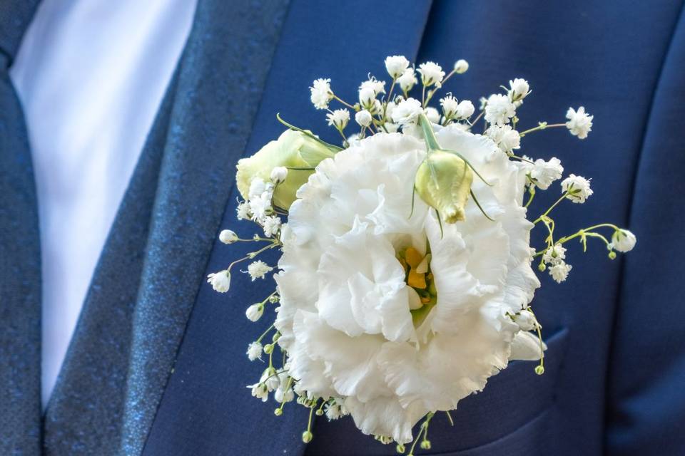 Boutonnière sposo floreale