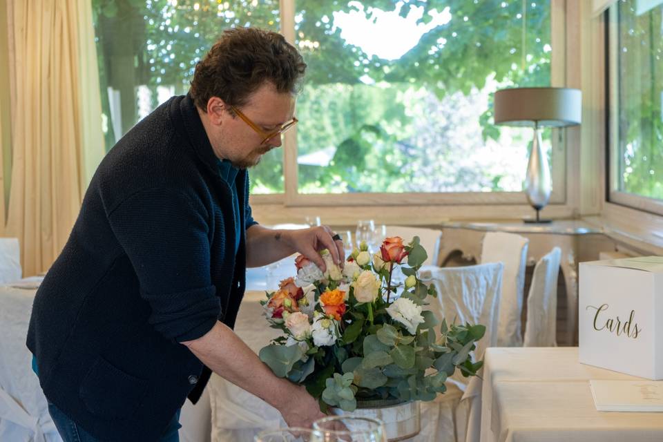 Regolazione fiori tavolo