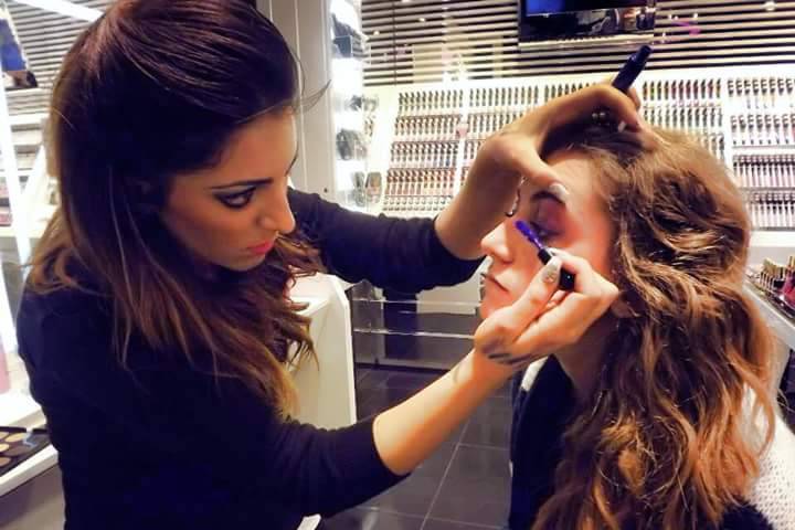 Make Up Artist