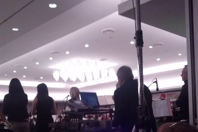 Senti Chi Parla Musica Live