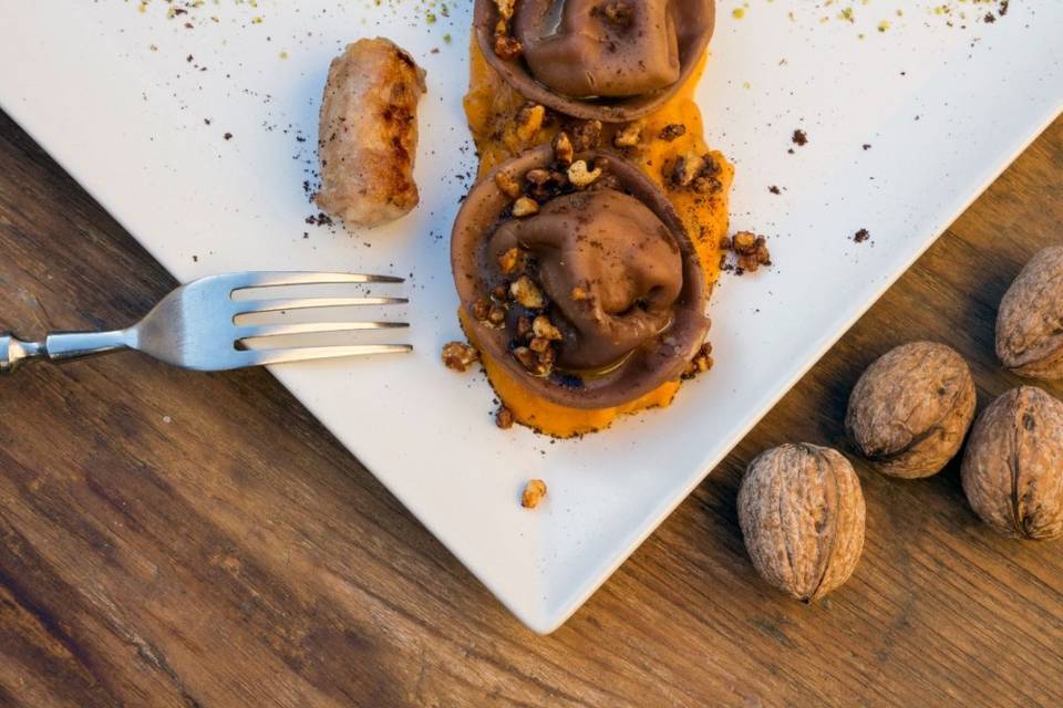 Cappellacci al carrubbo