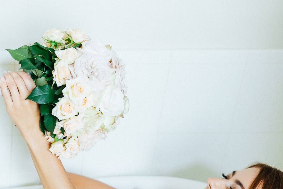 Sposa con il bouquet