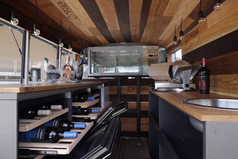 Interno Wine Truck Bacchus