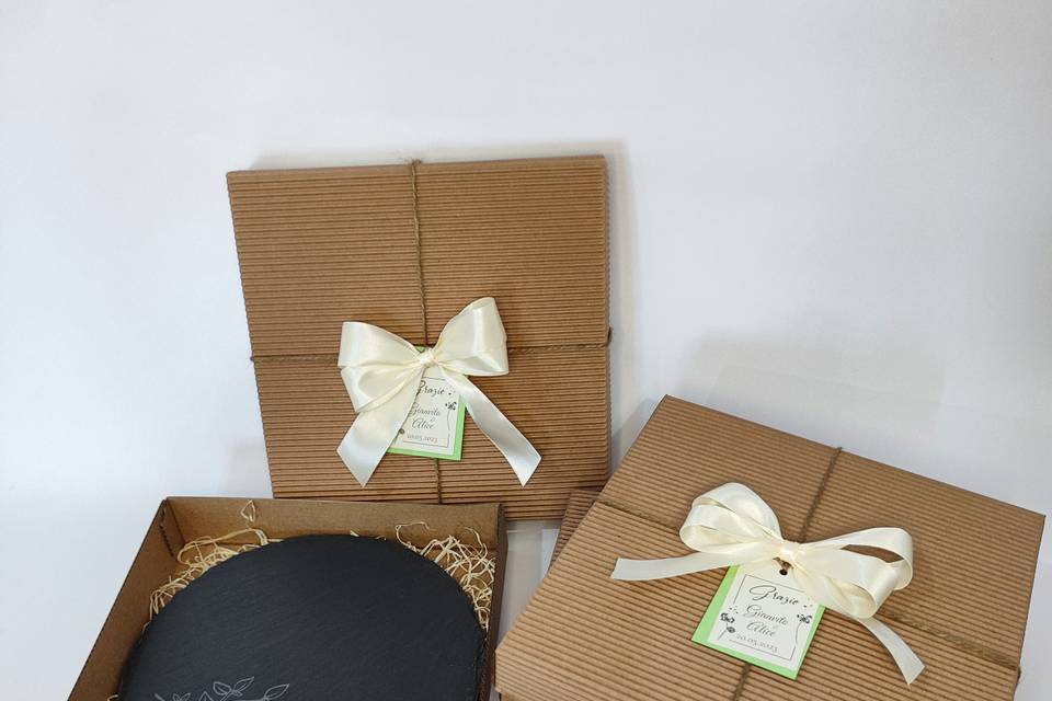 Scatole bomboniere e tag