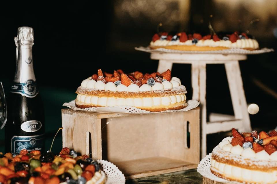 Allestimento tavolo torta