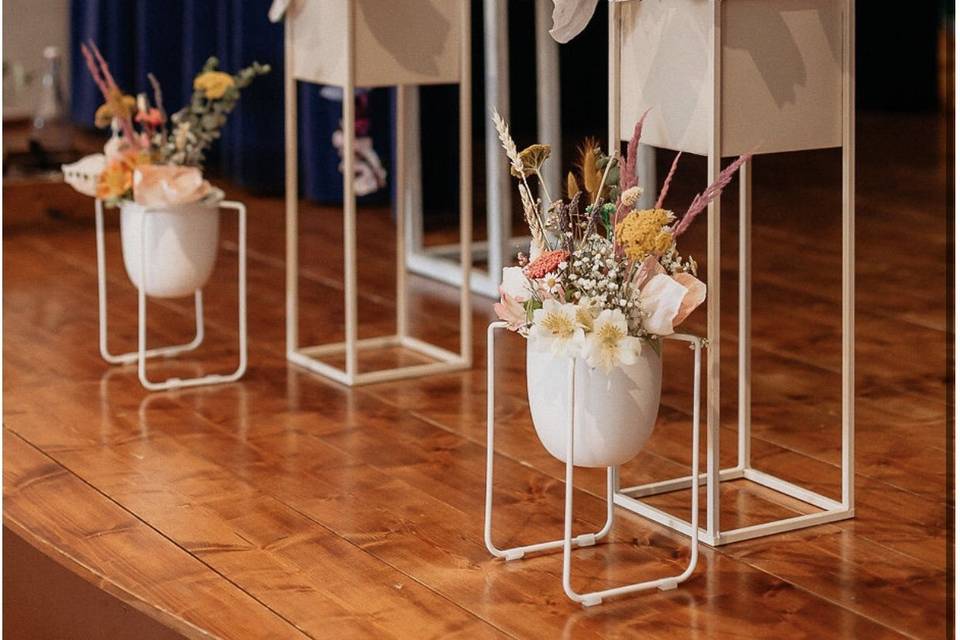 Allestimento con fiori carta