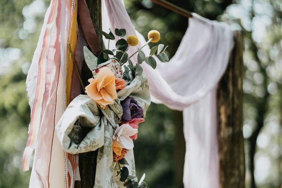 Fiori di carta fatti a mano