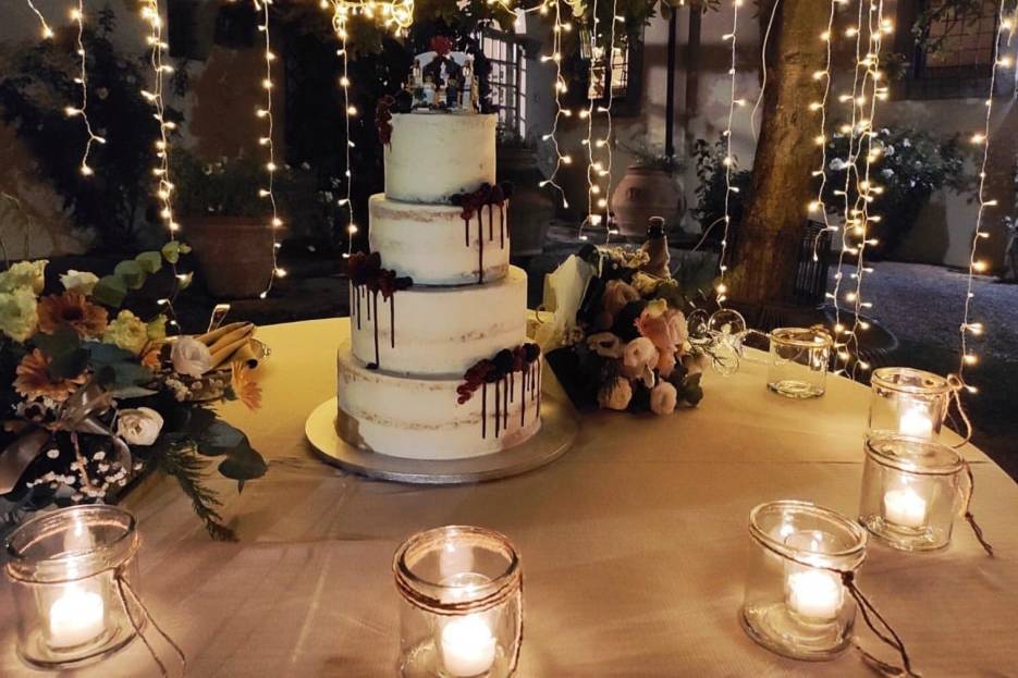 Seminaked wedding cake