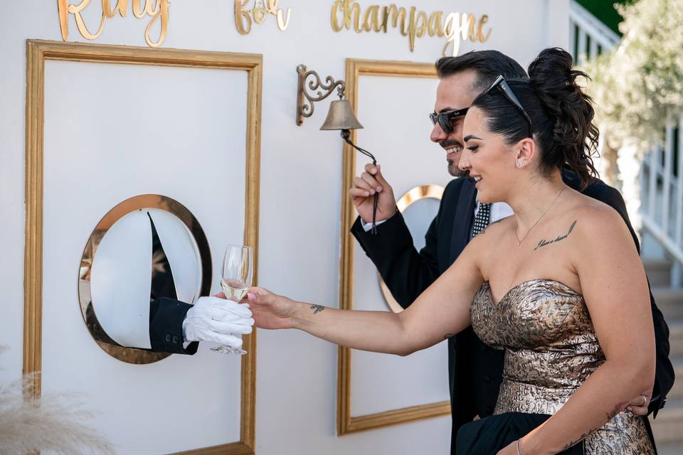 Ring for champagne