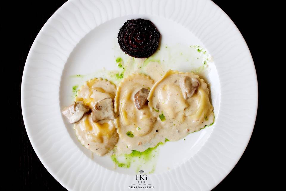 Agnolotti ai funghi porcini