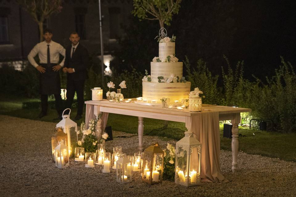 Naked cake