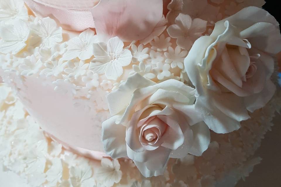 Rose cake design