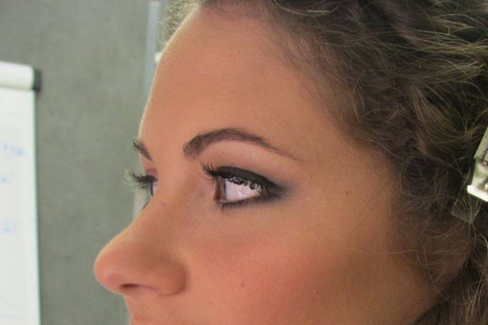 Make up smokey sposa grigio