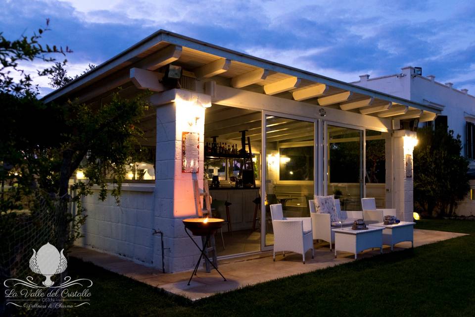 Pool bar