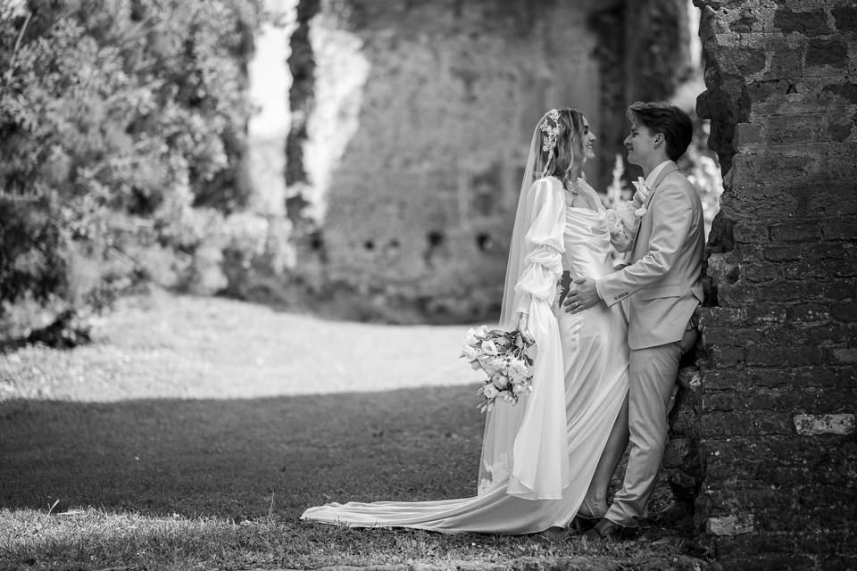 Gli sposi - giardino di ninfa