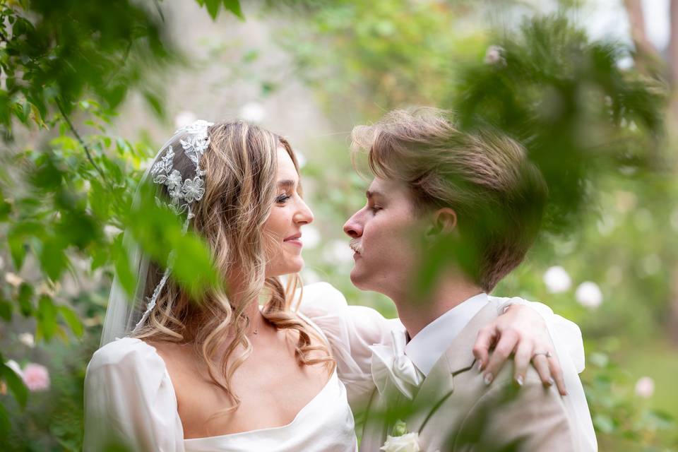 Gli sposi - giardino di ninfa