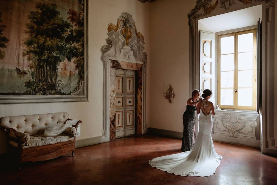 Vestito sposa villa toscana