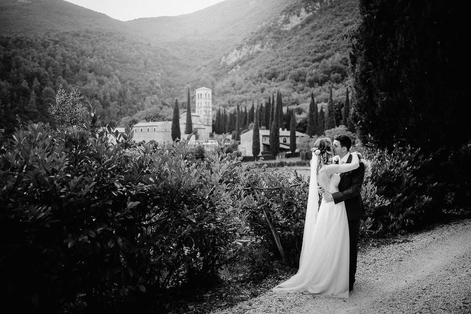 Ritratti sposi abbazia umbria