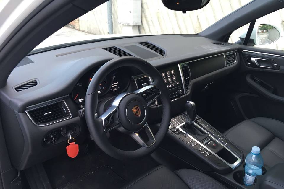 Interni Porsche Macam