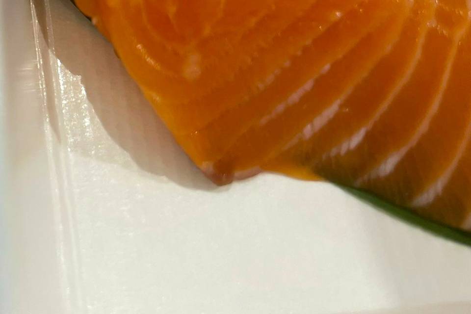 Sashimi di salmone