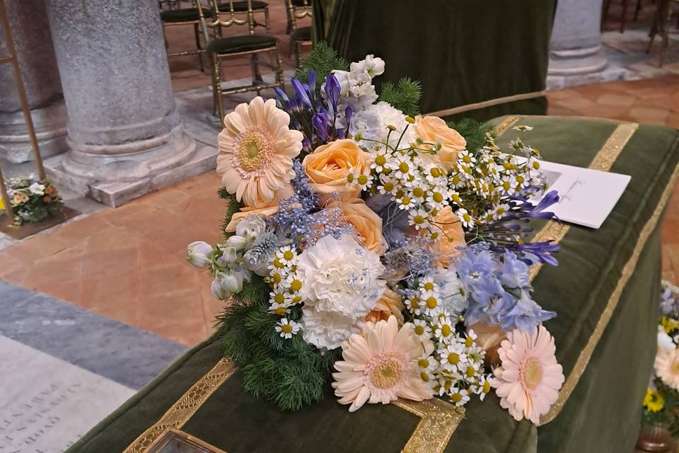 Colori su altare