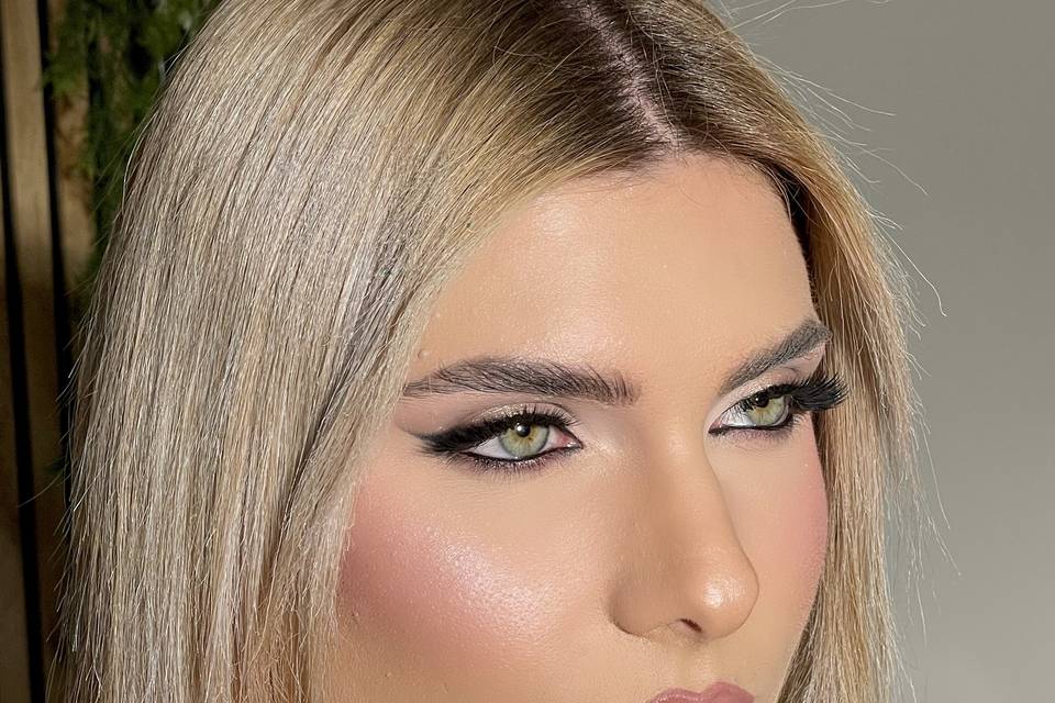 Santa Pirozzi Make-up Artist