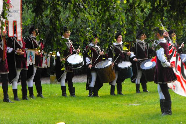 I musici accompagnano l'esibiz