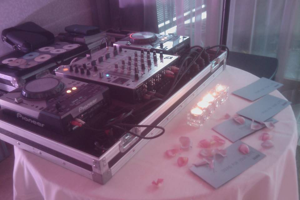 Silver DJ