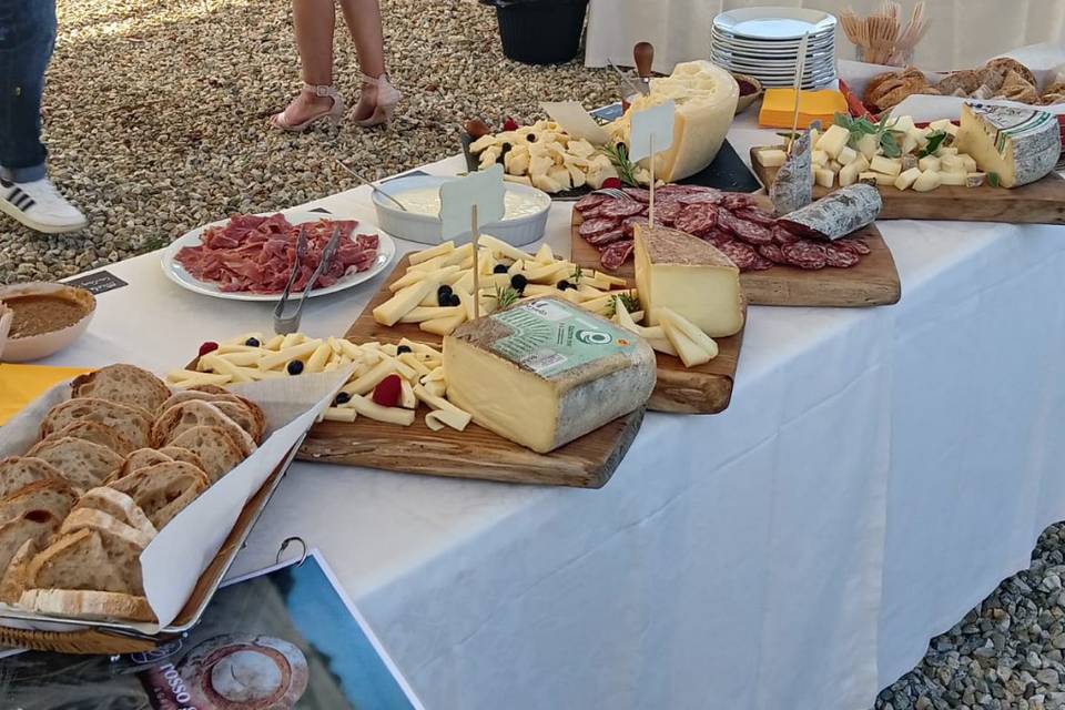 Buffet formaggi e salumi