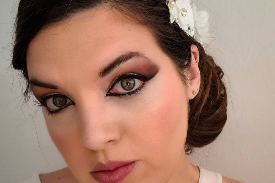Elle Make-Up Artist