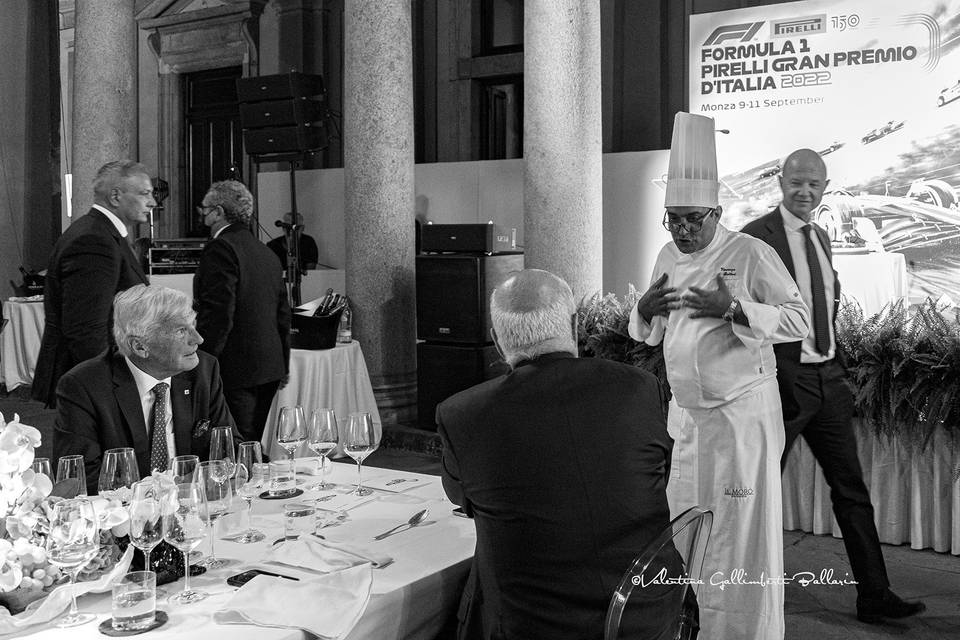 Lo chef Vincenzo al tavolo