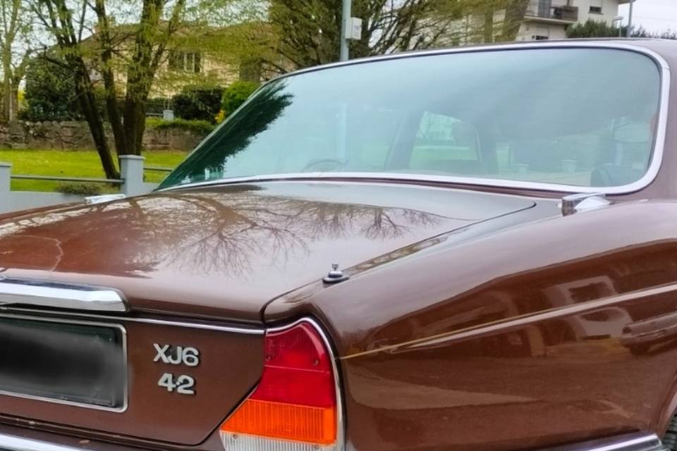 Jaguar XJ6
