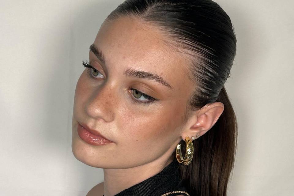 Natural minimal glam