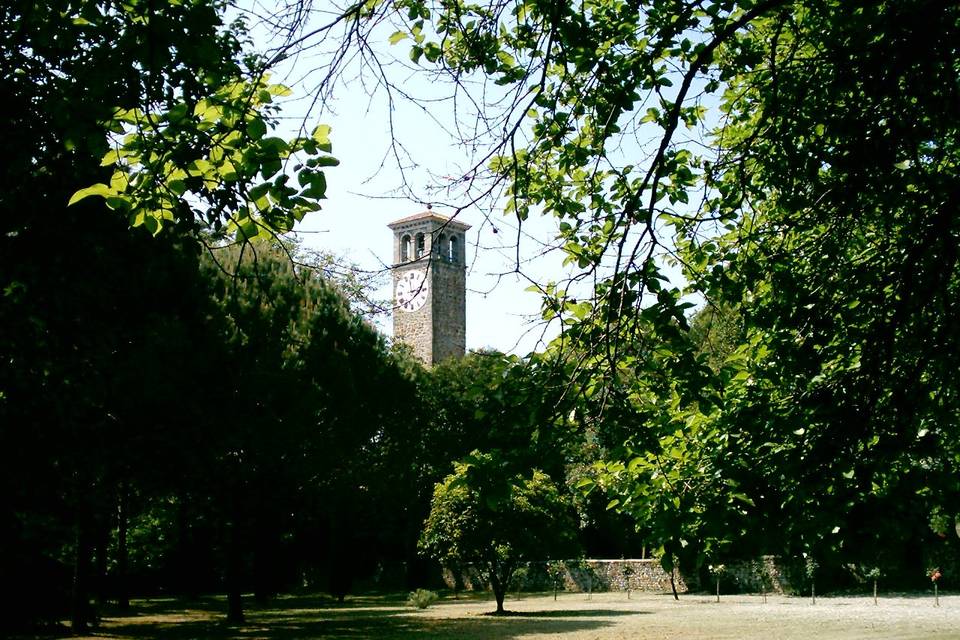 Giardino e Campanile sul retro