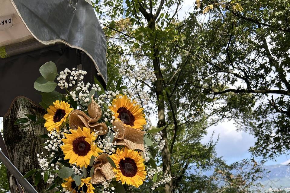 Allestimento con girasoli
